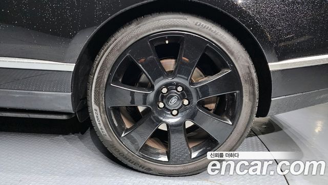 Land Rover Range Rover (IV) 4.4 SDV8 AB LWB DIESEL 2017 — фото 21