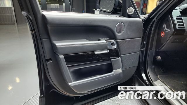 Land Rover Range Rover (IV) 4.4 SDV8 AB LWB DIESEL 2017 — фото 24