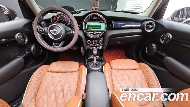 MINI Cooper S 5Door Standard 3rd 2019 — фото 7