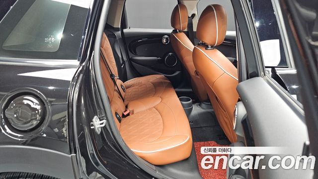 MINI Cooper S 5Door Standard 3rd 2019 — фото 15
