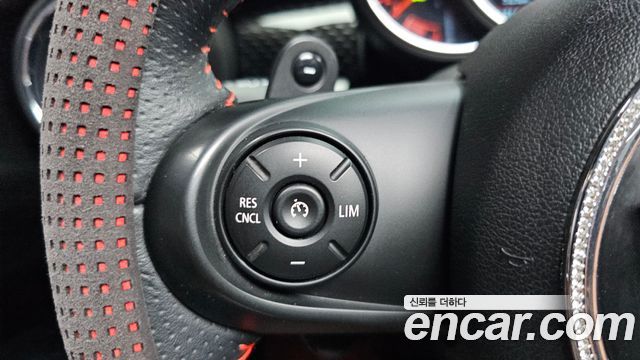 MINI Cooper S 5Door Standard 3rd 2019 — фото 21