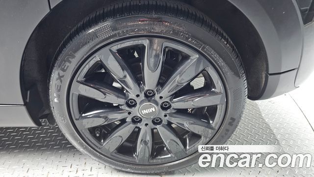 MINI Cooper S 5Door Standard 3rd 2019 — фото 27