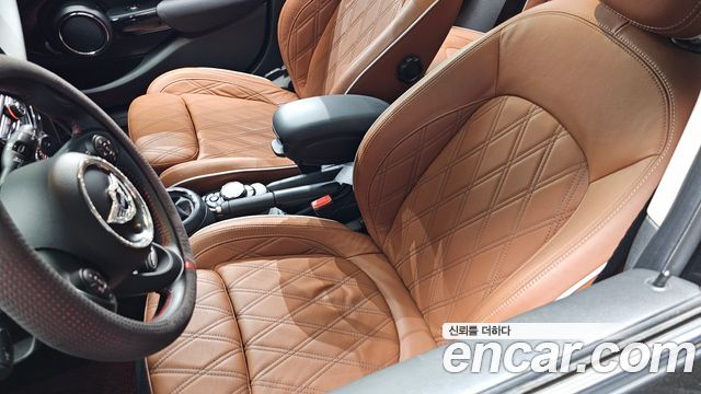 MINI Cooper S 5Door Standard 3rd 2019 — фото 33
