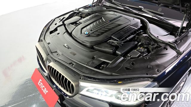 BMW 7 Series (G11) M760Li xDrive 2018 — фото 6