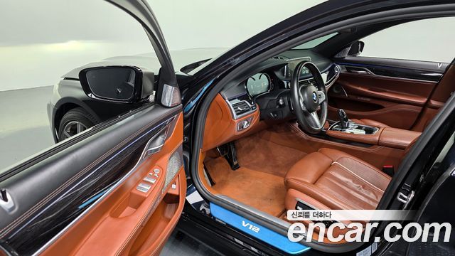 BMW 7 Series (G11) M760Li xDrive 2018 — фото 10