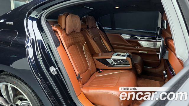 BMW 7 Series (G11) M760Li xDrive 2018 — фото 15