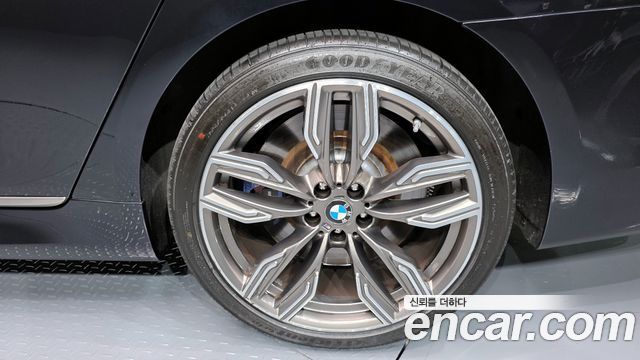 BMW 7 Series (G11) M760Li xDrive 2018 — фото 27