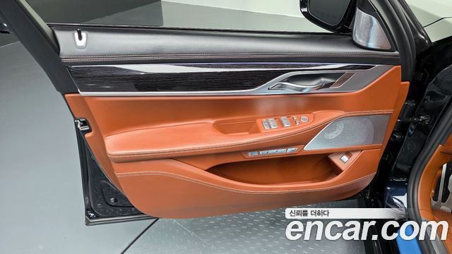 BMW 7 Series (G11) M760Li xDrive 2018 — фото 30