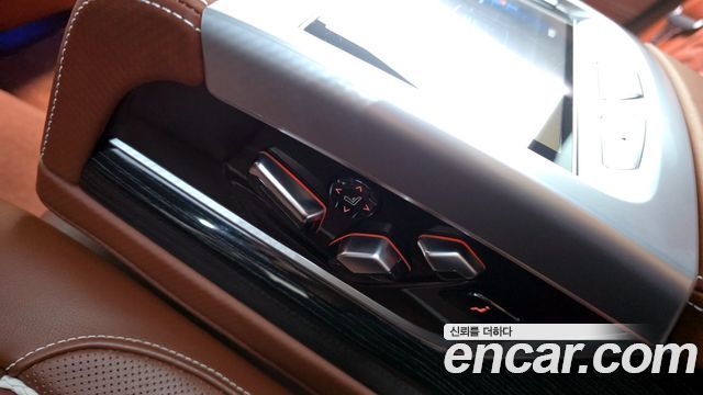 BMW 7 Series (G11) M760Li xDrive 2018 — фото 36