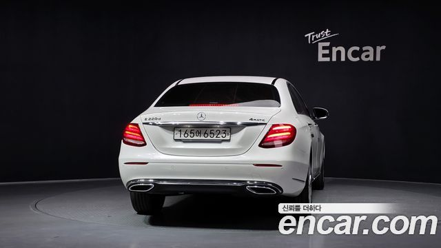 Mercedes-Benz E-Class (W213) E220d 4MATIC Exclusive 2019 — фото 4