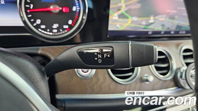 Mercedes-Benz E-Class (W213) E220d 4MATIC Exclusive 2019 — фото 9