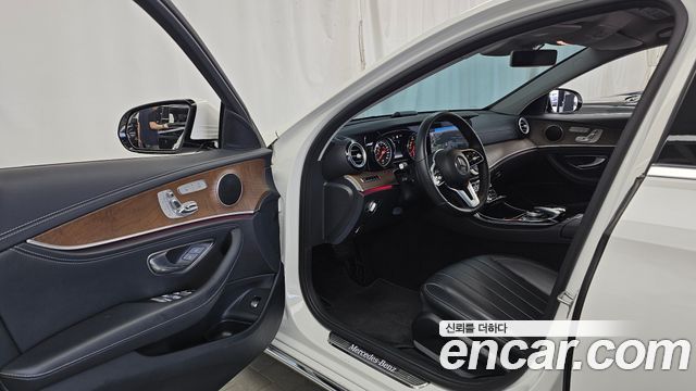 Mercedes-Benz E-Class (W213) E220d 4MATIC Exclusive 2019 — фото 10