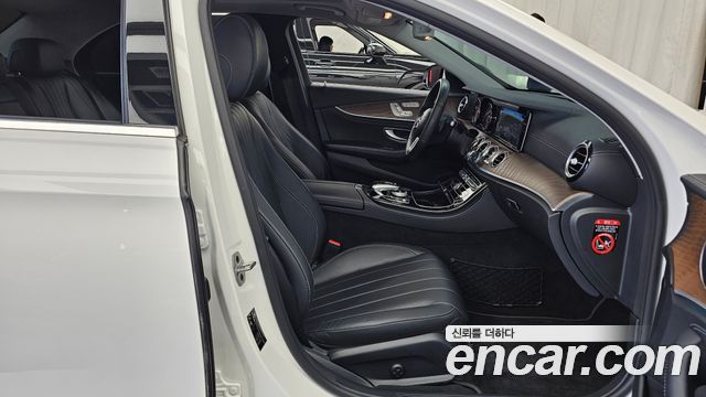 Mercedes-Benz E-Class (W213) E220d 4MATIC Exclusive 2019 — фото 11
