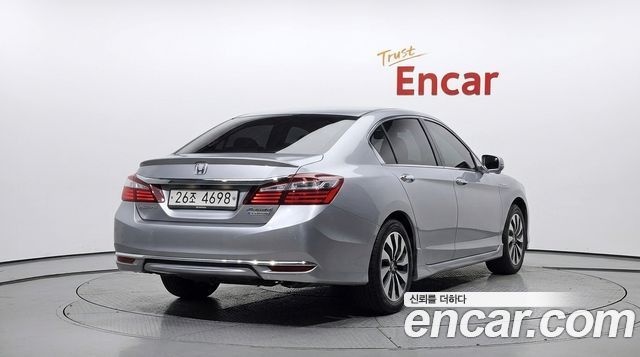 Honda Accord 2.0 Hybrid 9th 2017 — фото 2