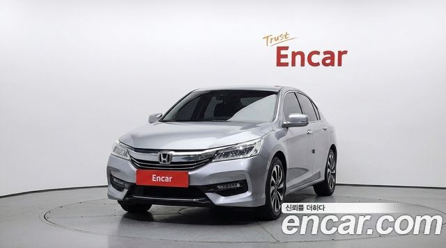 Honda Accord 2.0 Hybrid 9th 2017 — фото 3