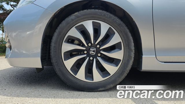 Honda Accord 2.0 Hybrid 9th 2017 — фото 5
