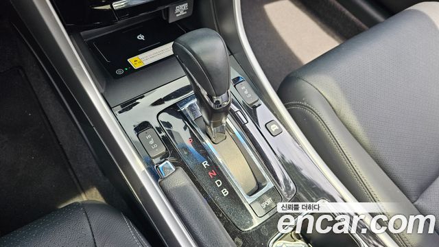 Honda Accord 2.0 Hybrid 9th 2017 — фото 9