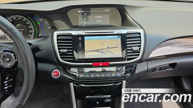 Honda Accord 2.0 Hybrid 9th 2017 — фото 13