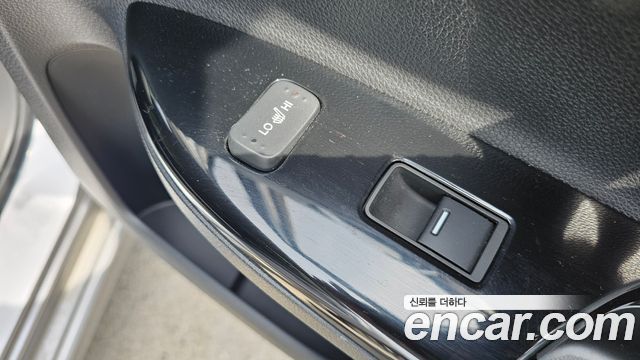 Honda Accord 2.0 Hybrid 9th 2017 — фото 18