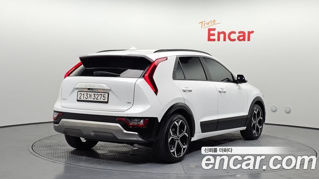 Kia Niro Signature 2022 — фото 2