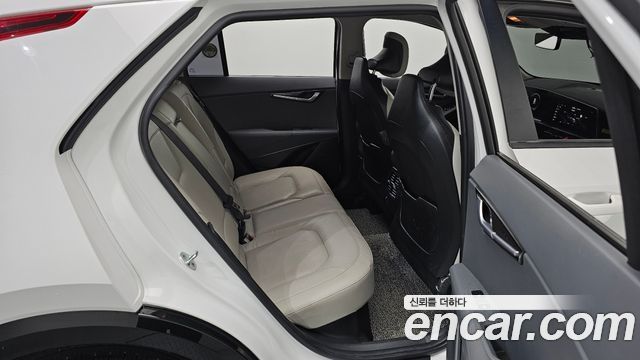 Kia Niro Signature 2022 — фото 11