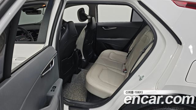 Kia Niro Signature 2022 — фото 12