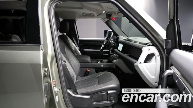 Land Rover Defender (L663) 110 D240 S 2020 — фото 16