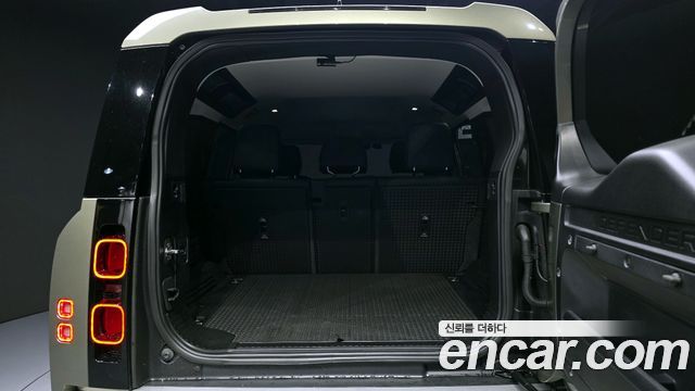 Land Rover Defender (L663) 110 D240 S 2020 — фото 24