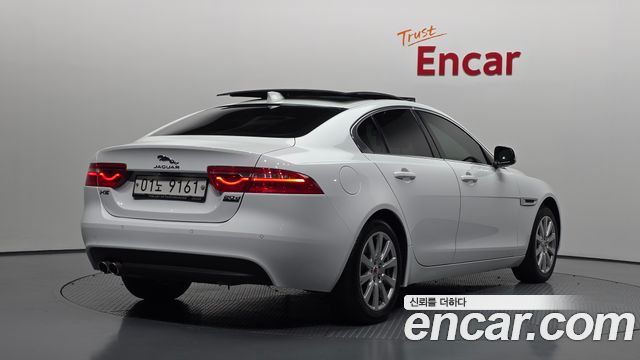 Jaguar XE 20d Perstige AWD 2017 — фото 2