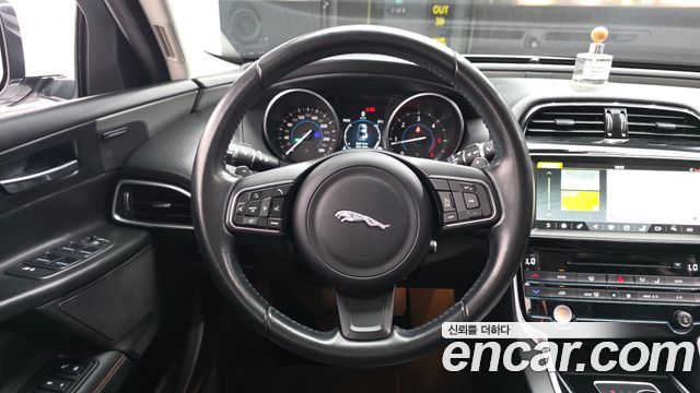 Jaguar XE 20d Perstige AWD 2017 — фото 13