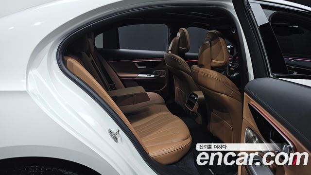 Mercedes-Benz E-Class (W214) E450 4MATIC AMG Line 2026 — фото 26