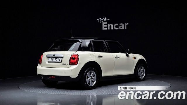 MINI Cooper D 5Door Standard 3rd 2015 — фото 2