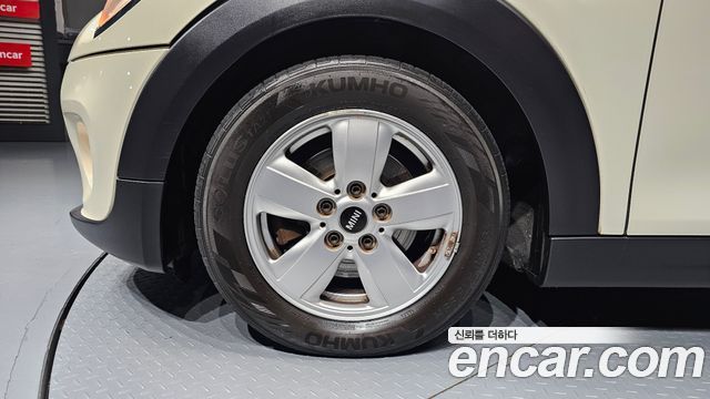 MINI Cooper D 5Door Standard 3rd 2015 — фото 5