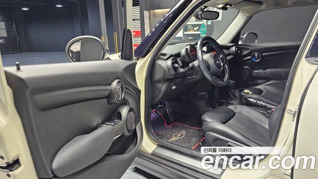 MINI Cooper D 5Door Standard 3rd 2015 — фото 10