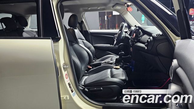 MINI Cooper D 5Door Standard 3rd 2015 — фото 15