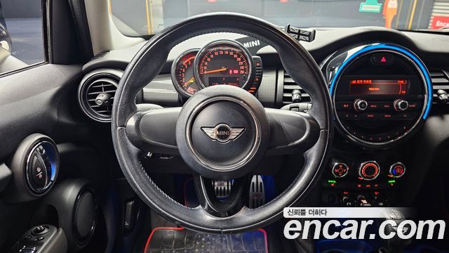 MINI Cooper D 5Door Standard 3rd 2015 — фото 17