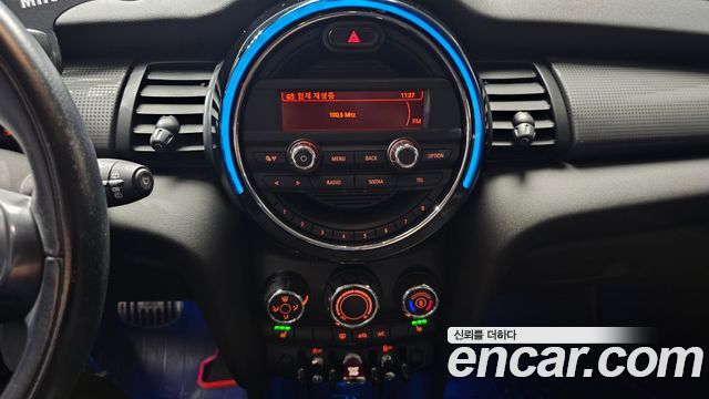 MINI Cooper D 5Door Standard 3rd 2015 — фото 18