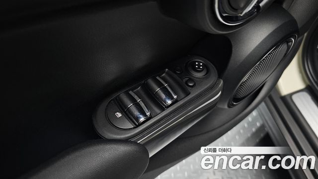MINI Cooper D 5Door Standard 3rd 2015 — фото 19