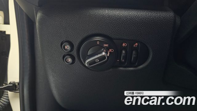 MINI Cooper D 5Door Standard 3rd 2015 — фото 21