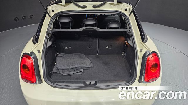 MINI Cooper D 5Door Standard 3rd 2015 — фото 24