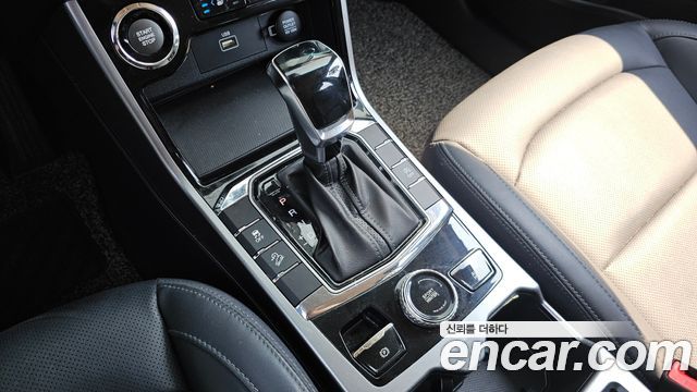 KG Mobility (SsangYong) Beautiful Korando Gasoline 1.5 2WD C5 Plus 2022 — фото 9