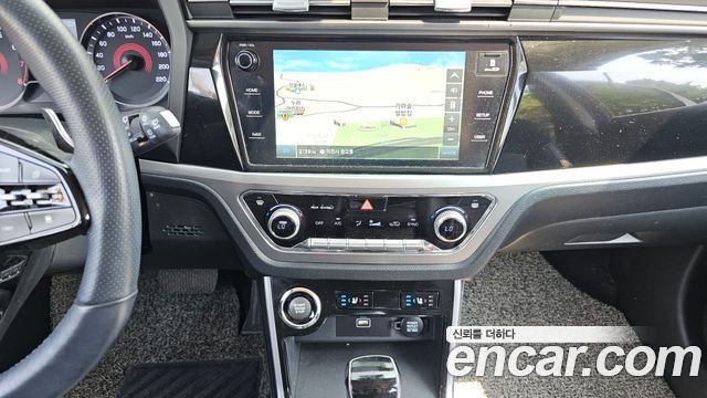 KG Mobility (SsangYong) Beautiful Korando Gasoline 1.5 2WD C5 Plus 2022 — фото 12