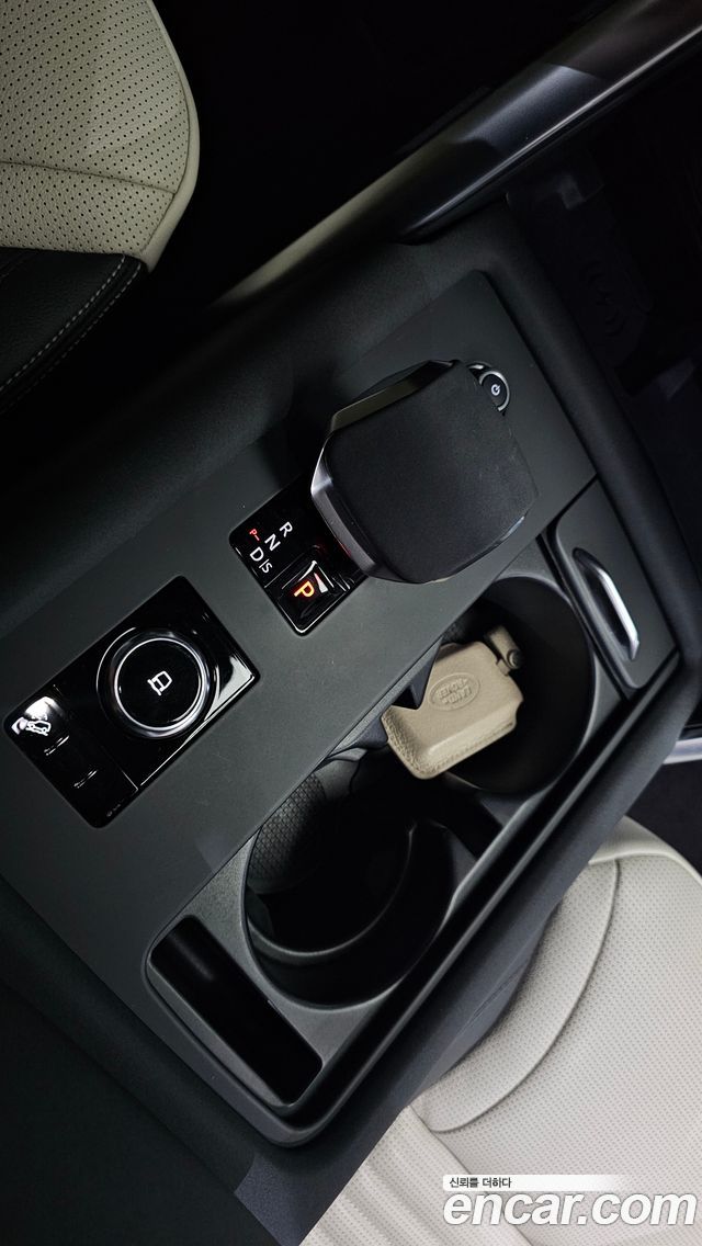 Land Rover Discovery 5 P360 R-Dynamic SE 2023 — фото 9