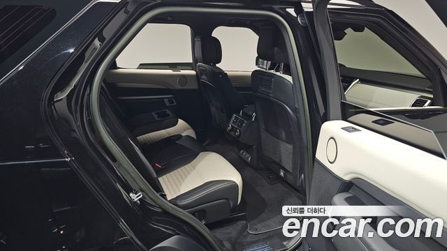 Land Rover Discovery 5 P360 R-Dynamic SE 2023 — фото 11