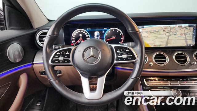 Mercedes-Benz E-Class (W213) E300 4MATIC Avnatgarde 2019 — фото 13