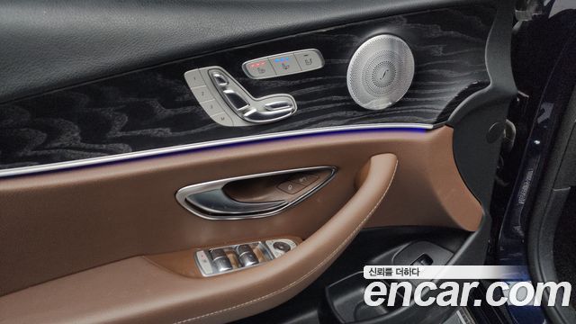 Mercedes-Benz E-Class (W213) E300 4MATIC Avnatgarde 2019 — фото 15