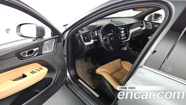 Volvo XC60 (II) D4 Inscription 2018 — фото 10