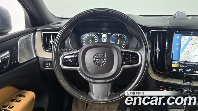 Volvo XC60 (II) D4 Inscription 2018 — фото 18