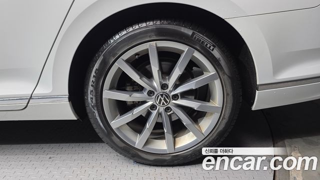 Volkswagen Passat GT (B8) 2.0 TDI Prestige 2021 — фото 21