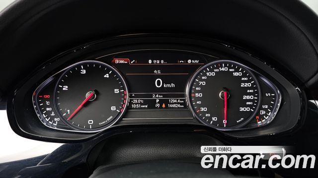 Audi A8 50 TDI Quattro LWB D4 2015 — фото 8